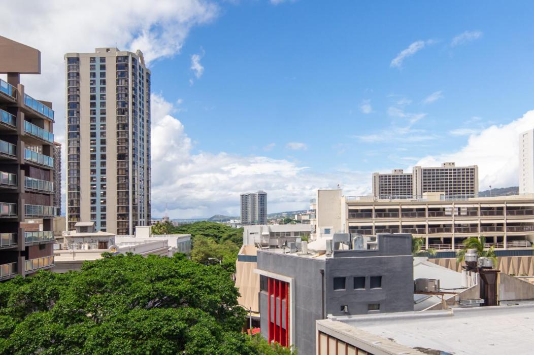 Executive Hotel Suite Downtown Free Parking Honolulu Exterior photo